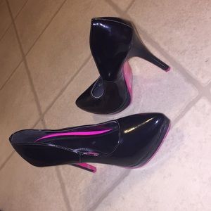 SHIEKH Pink Bottom pumps
